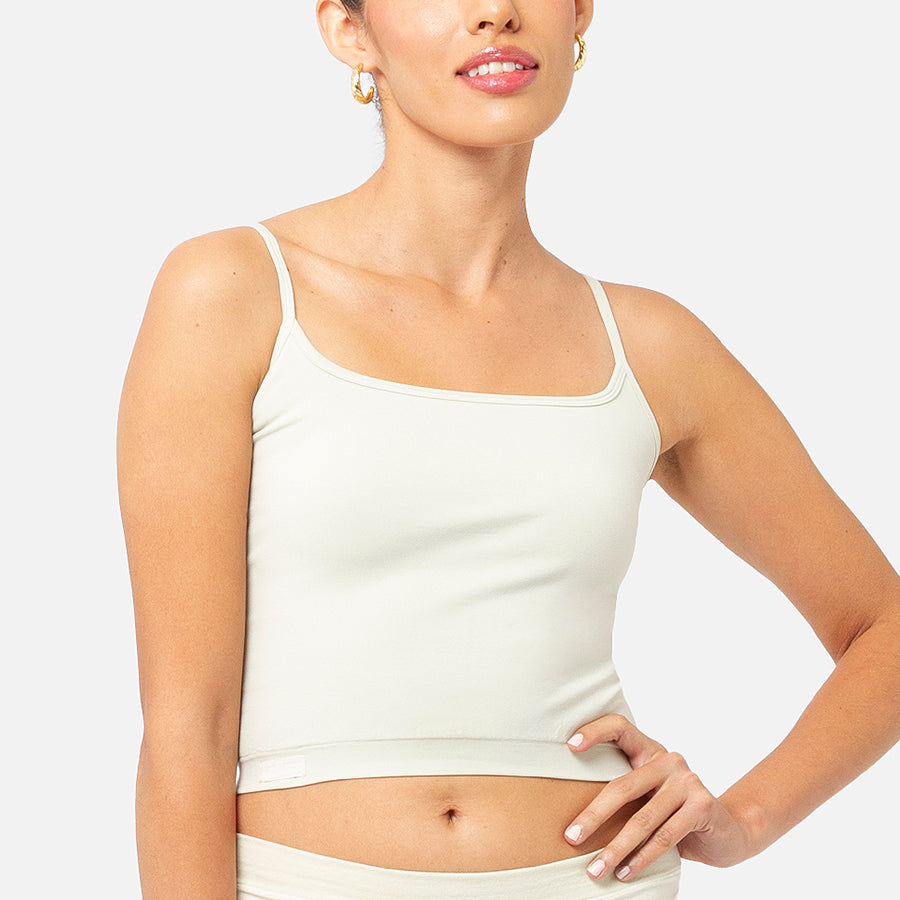 Tshirts strap crop en el color tono blanco Bone - ellaz