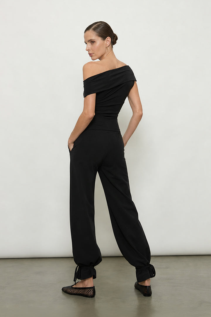 Contour Assymetrical Shoulder Top