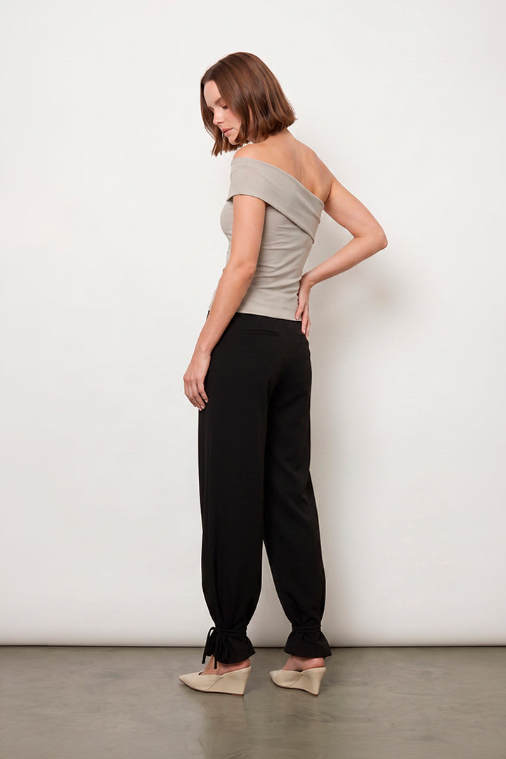 Contour Assymetrical Shoulder Top