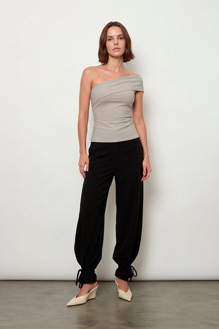 Contour Assymetrical Shoulder Top