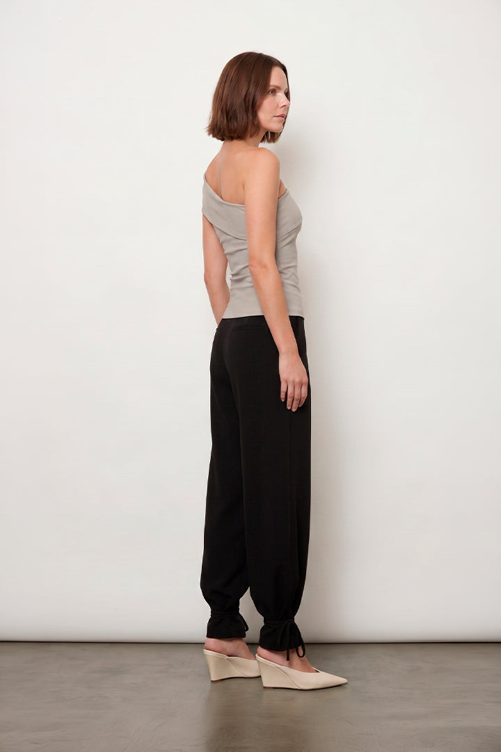 Contour Assymetrical Shoulder Top
