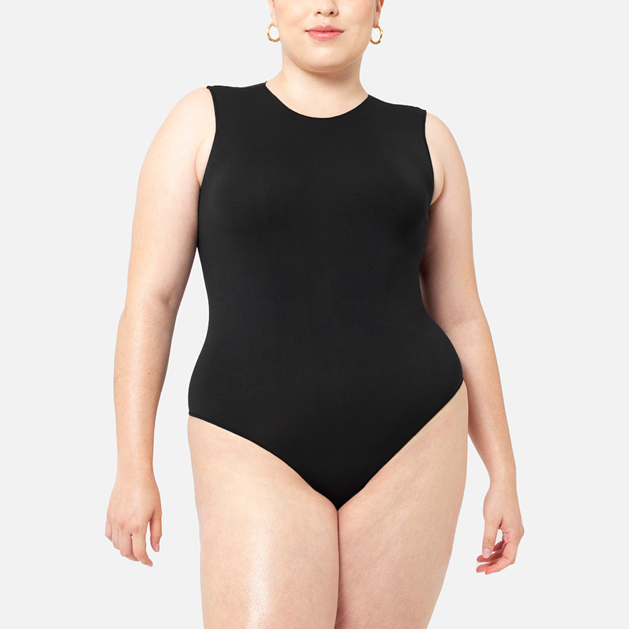 modelo con bodysuit sin manga color negro Black