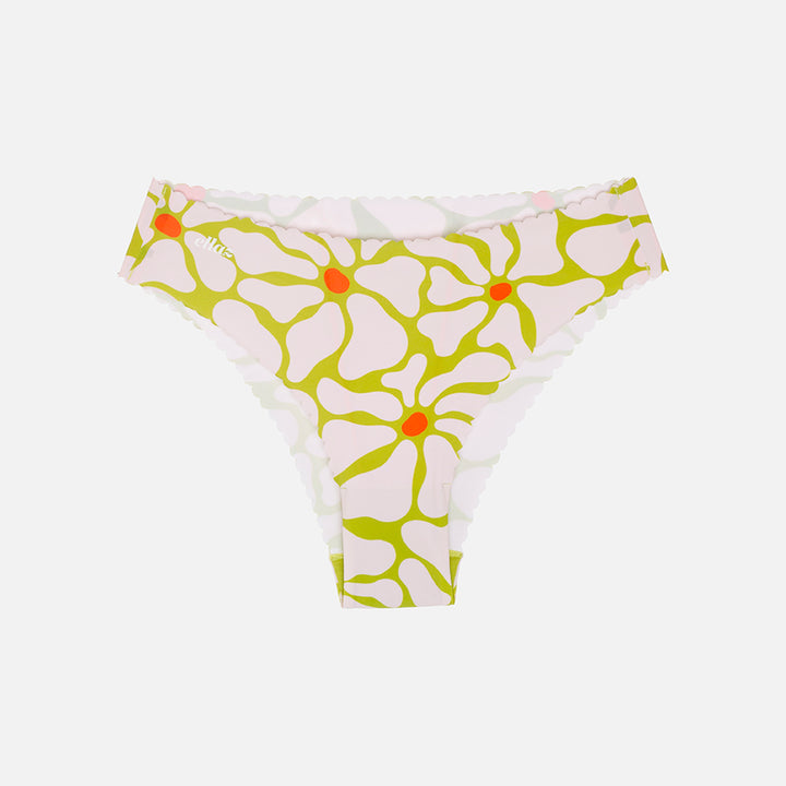 Scalopped seamless cheeky Flower