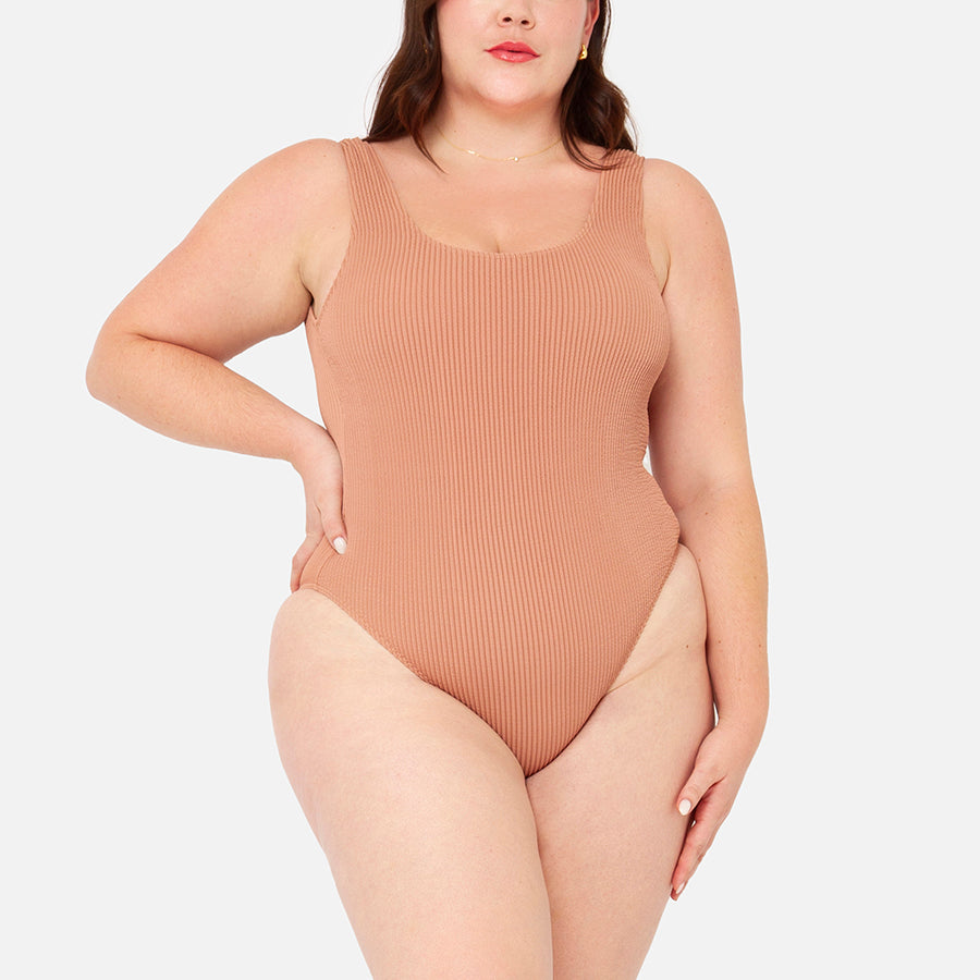 Scoop Swimsuit Frente Brown