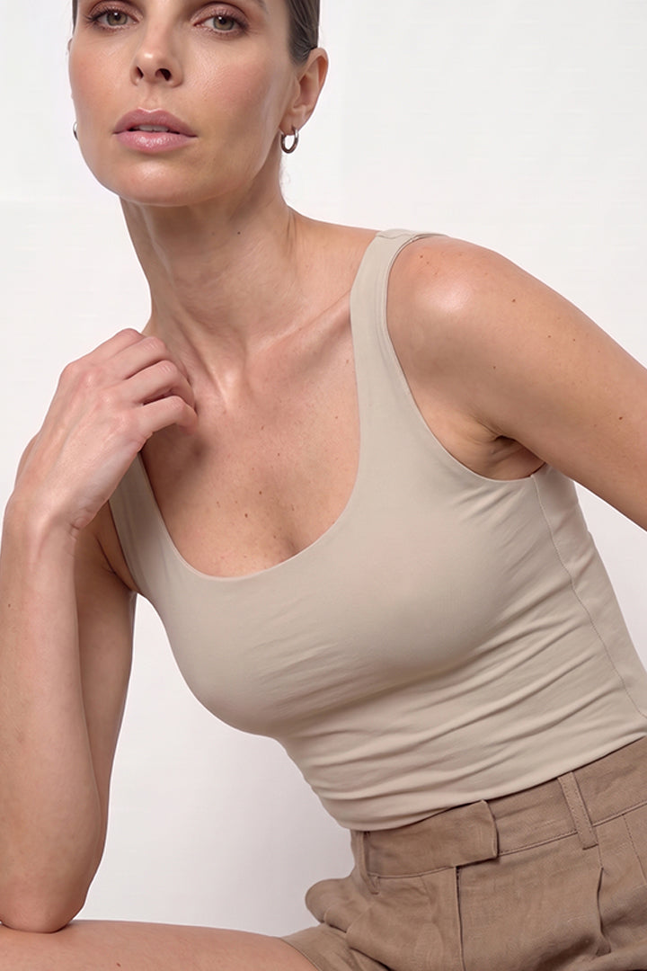 Contour Scoop Top
