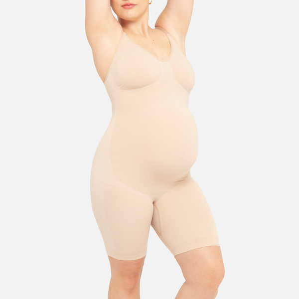 Mujer con faja de maternidad bodysuit short - ellaz
